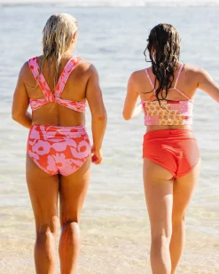 Ava Switch V Crop
