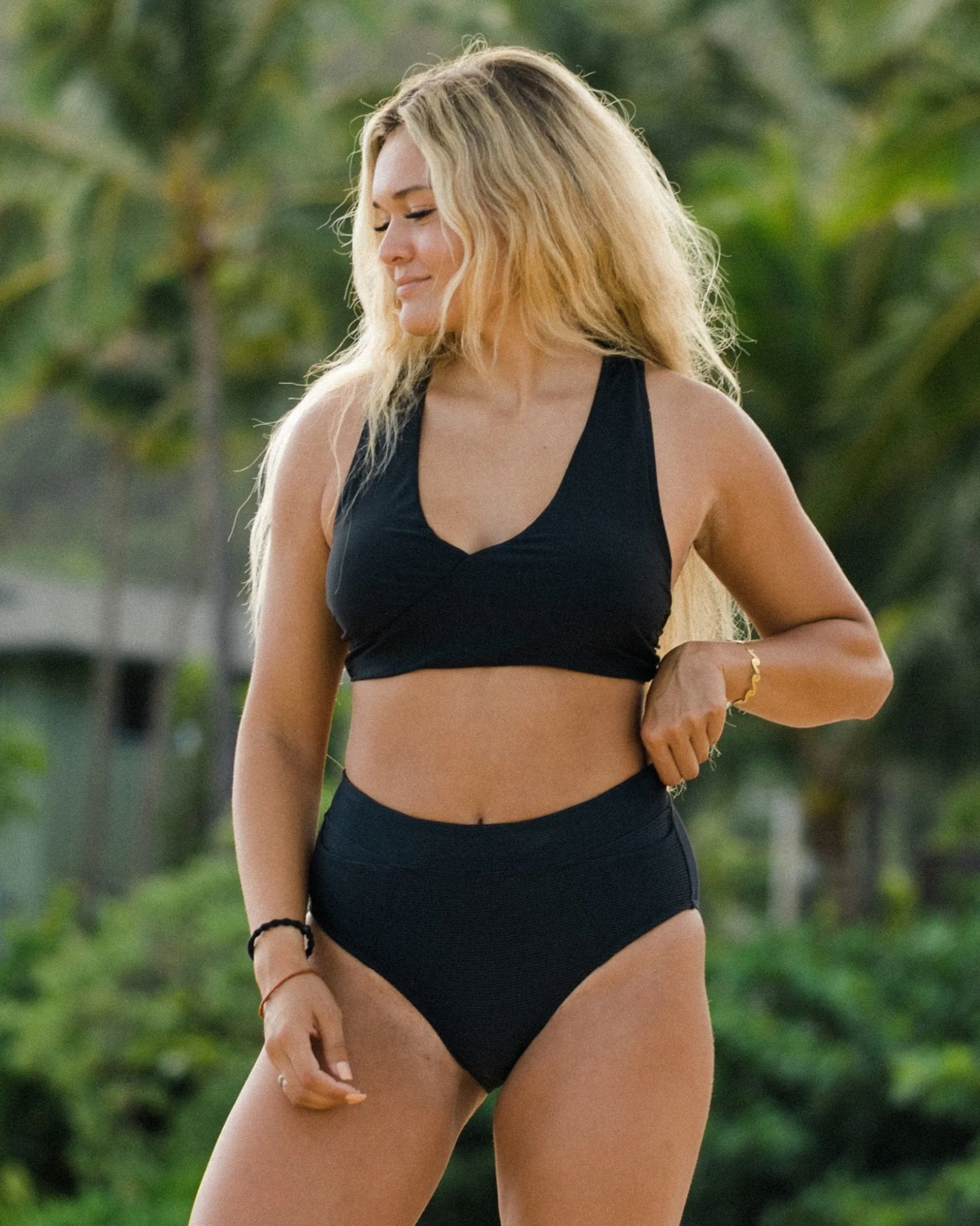 Black Switch V Crop