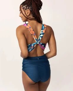 Mai Twist Crop