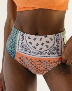 Rainier Zip Pocket Bottom
