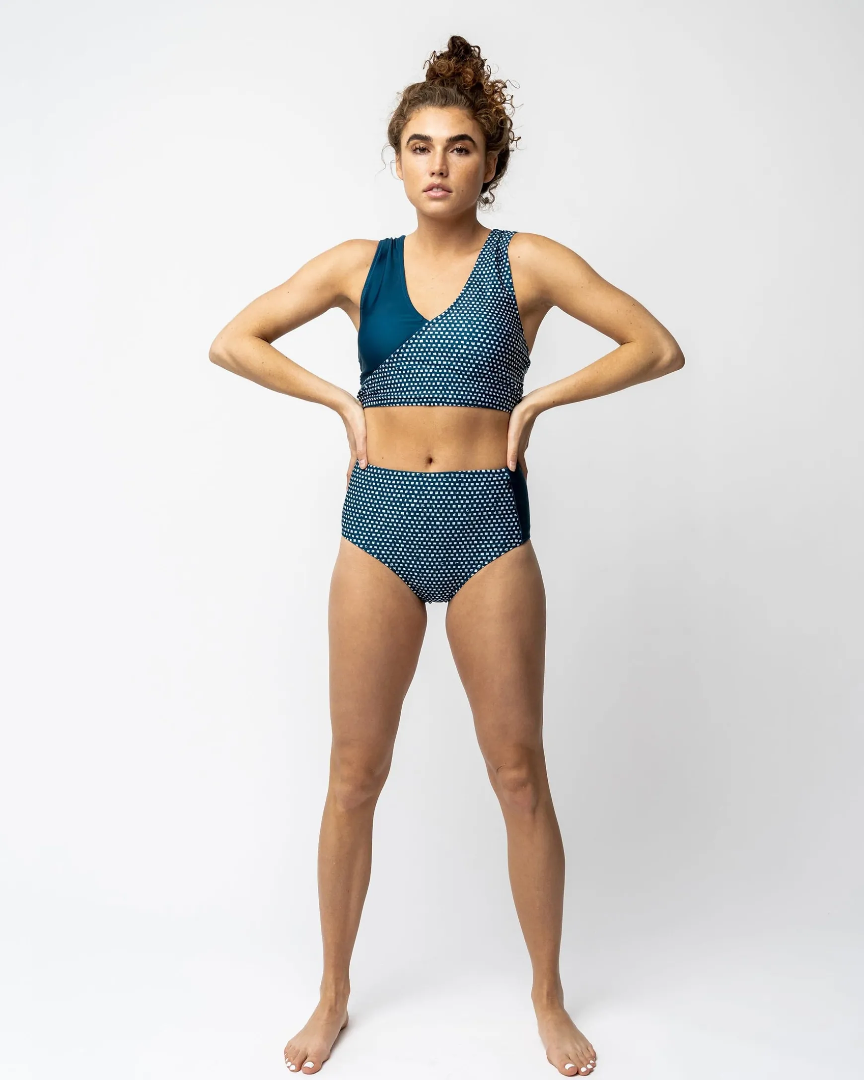 Squared Zip Pocket Bottom